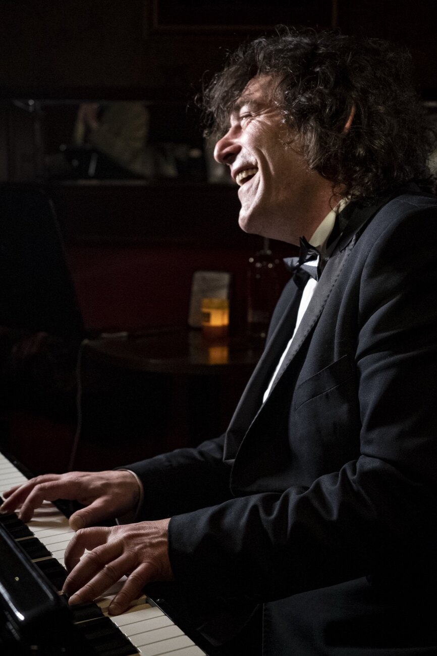 Robin Finesilver at the piano